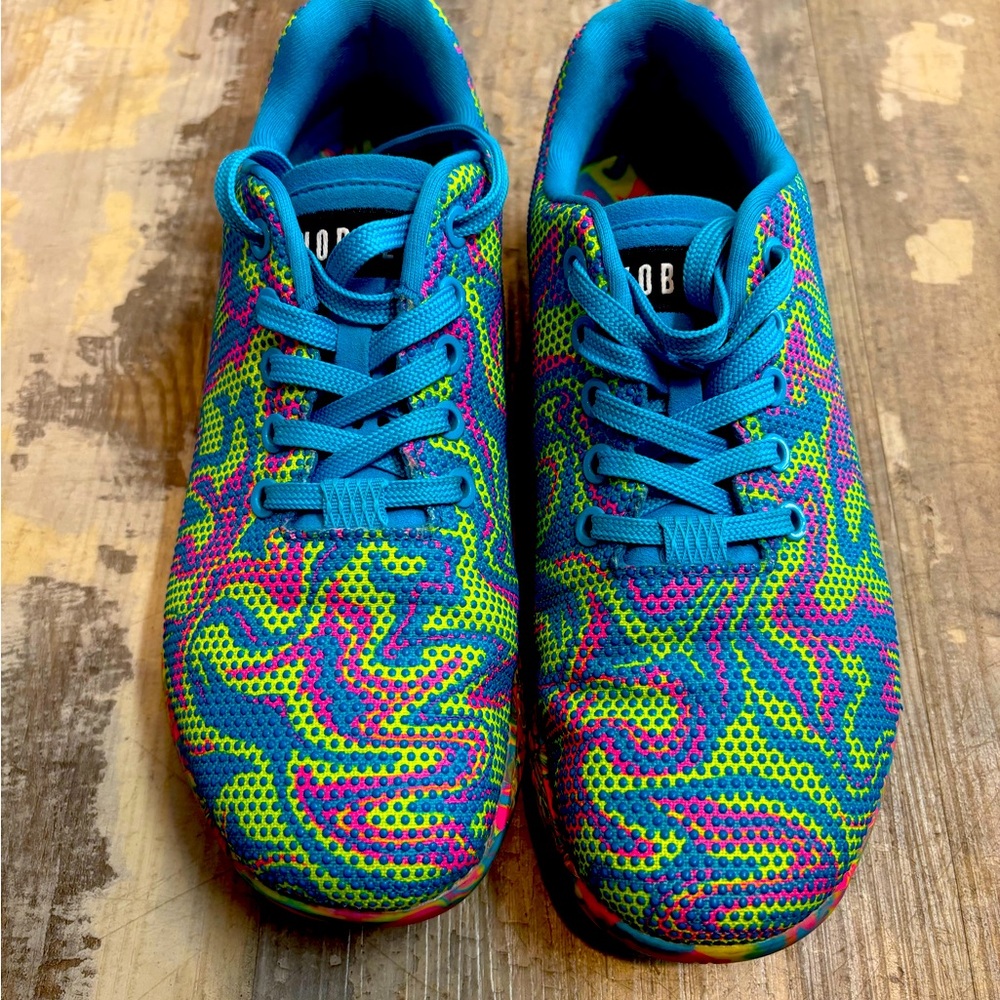 New w/o tags NoBull Trainer, Color Swirl size M/6, W/7.5